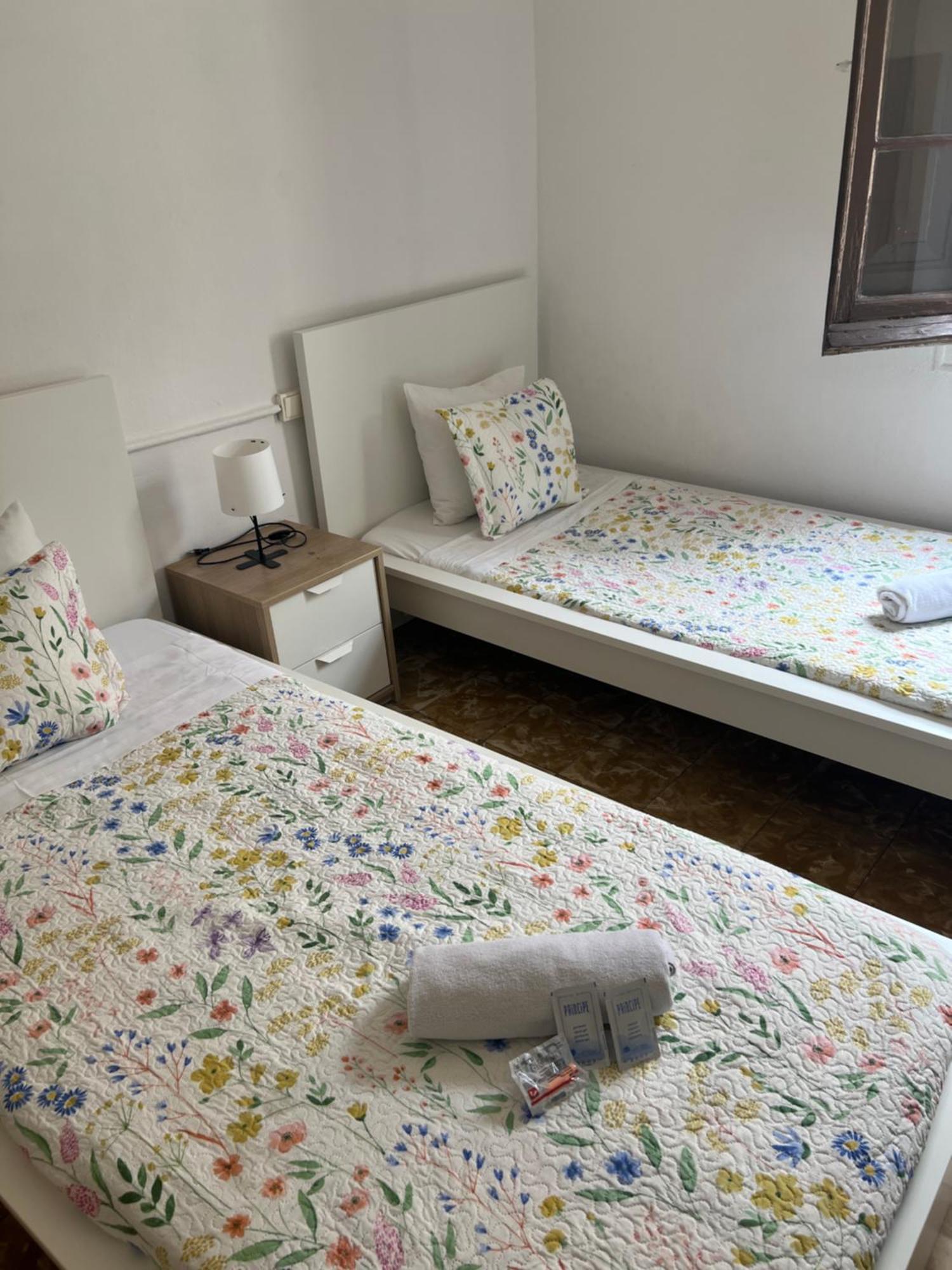 Youth - And Basic Drassanes Guest house 2*