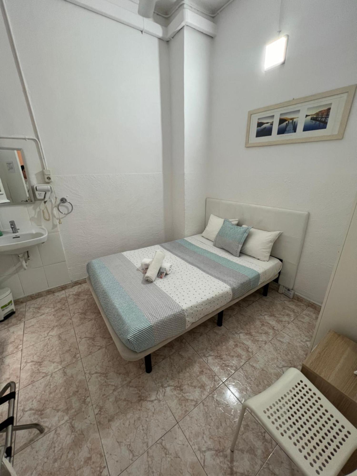 Guest house Youth - And Basic Drassanes Barcelona