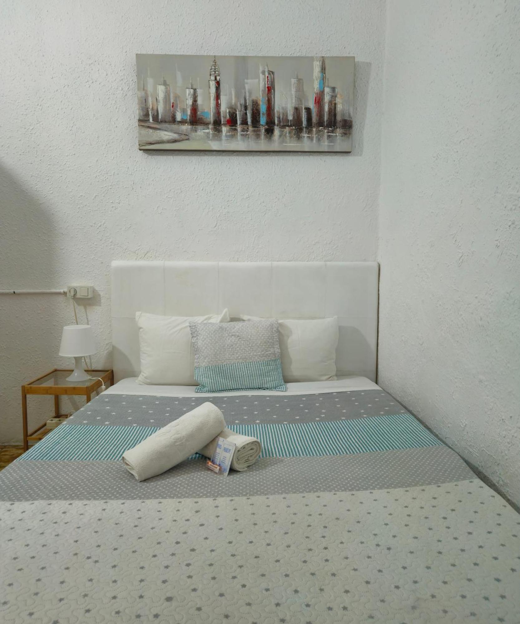 Guest house Youth - And Basic Drassanes
